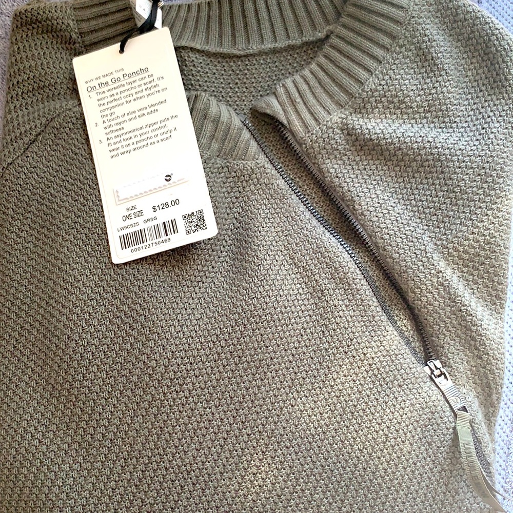 Lululemon on the go poncho